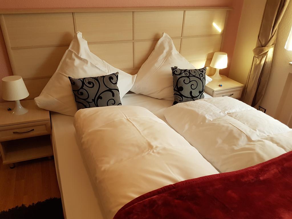 Legend Hotel 비비스하인 외부 사진