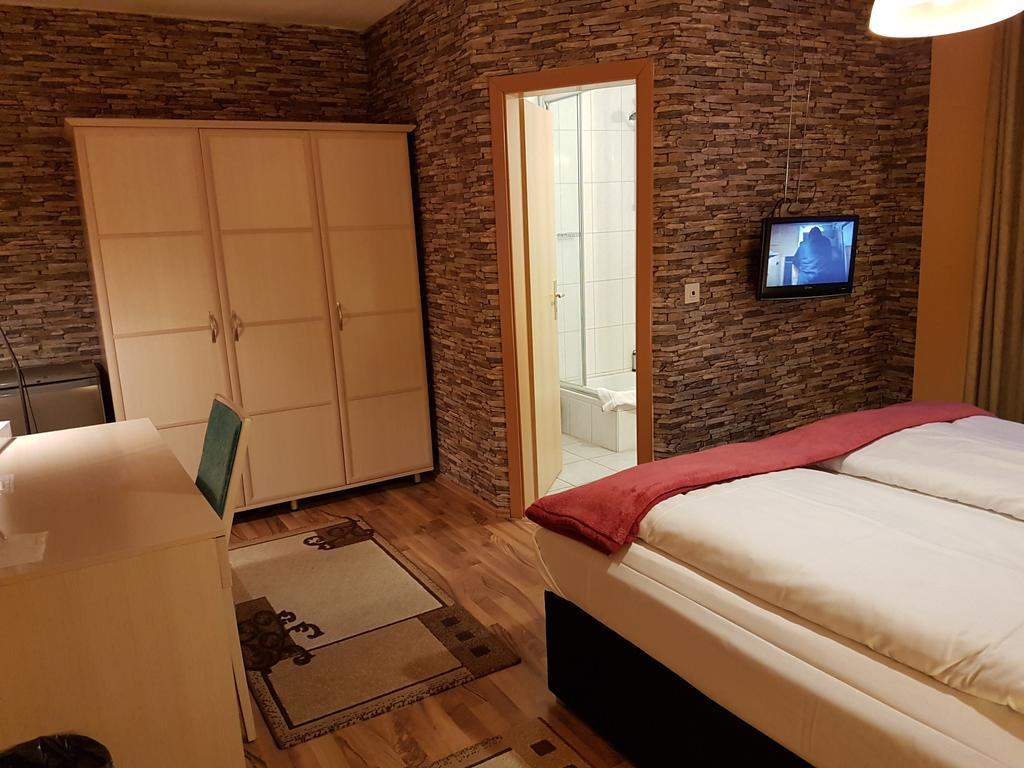 Legend Hotel 비비스하인 외부 사진
